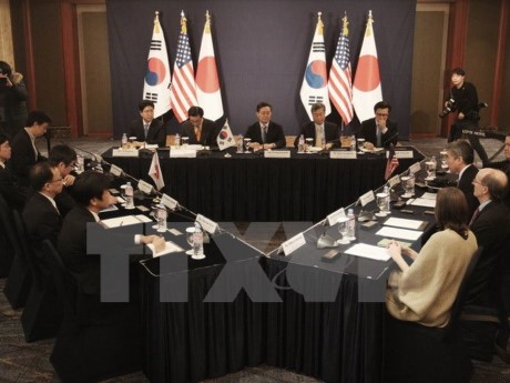 Japan, South Korea, US to push for new sanctions against North Korea - ảnh 1